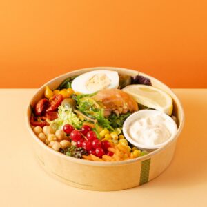 Suitsulõhe-forelli salat kinoaga